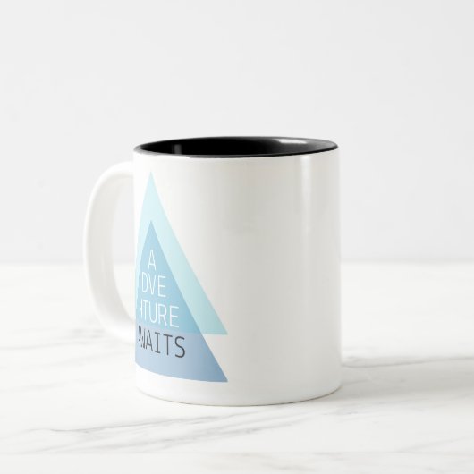 Het avontuur wacht Motivatie Mok af (Voorkant links)