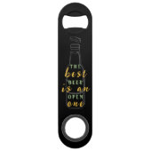 Het beste bier is een open One gepersonaliseerde b Speed Flessenopener (Achterkant)