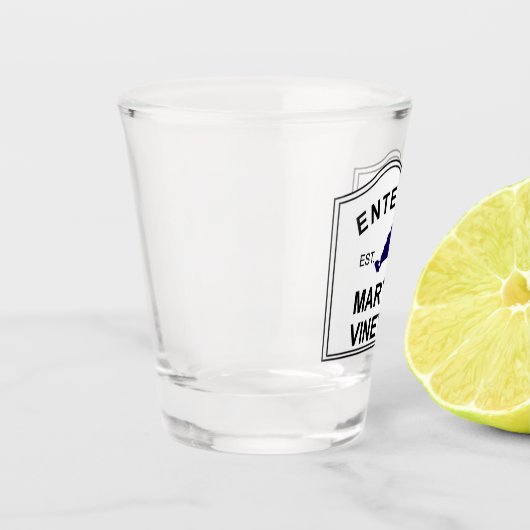 Het binnenvaren van Martha's wijngaard Shot Glas (Links)