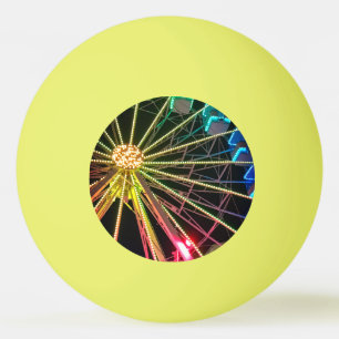 Het centrum van het reuzenrad pingpongballen