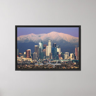 Het centrum van Los Angeles met besneeuwde bergen Canvas Afdruk