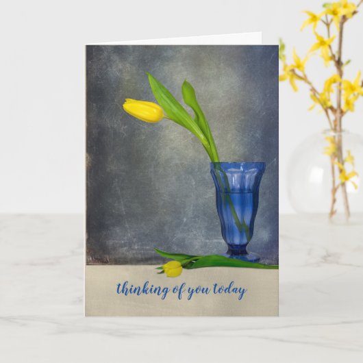 het denken aan u-gele tulp in ijscoupeglas kaart (Gele Bloem)