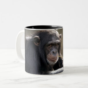 Het denken over het Monkeying rond Tweekleurige Koffiemok