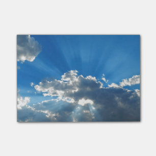 Het doorbreken van wolken post-it® notes