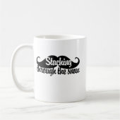 Het doorzoeken van de sneeuw koffiemok (Links)