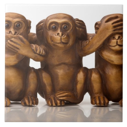 Het dragen van drie houten apen tegeltje (Voorkant)