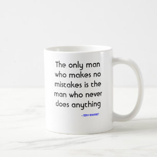 Het enige man dat geen fouten maakt, is het man.. koffiemok
