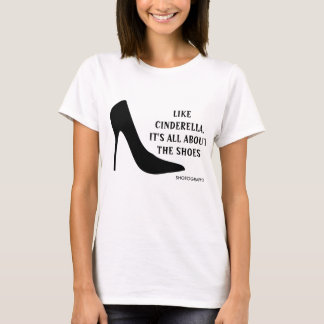 HET GAAT ALLEMAAL OM DE SHOES T-SHIRT