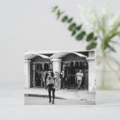 Het gebeurt al sinds het begin van de tijd. briefkaart (Staand voorkant)