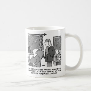 Het geven van het Vuurwerk Vertoning een Miss Koffiemok