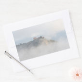 Het gevlekte kasteel omringd door wolken rechthoekige sticker (Envelop)