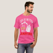 Het grappige leven van de kampeerauto's is beter v t-shirt (Voorkant volledig)