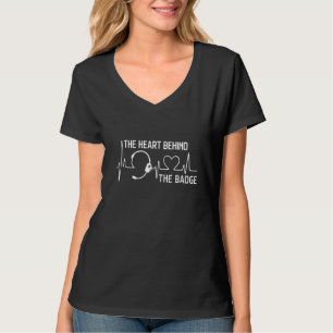 Het hart achter de badge 911-verzender t-shirt