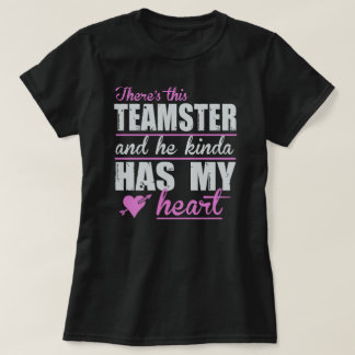 Het hart van deze dame is bij een Teamster T-shirt