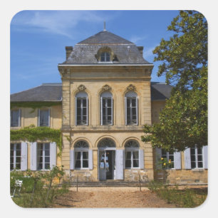 Het hoofdgebouw van het kasteel, gerenoveerd door vierkante sticker