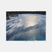 Het internationale ruimtestation boven de Atlantis Fleece Deken (Voorkant (Horizontaal))