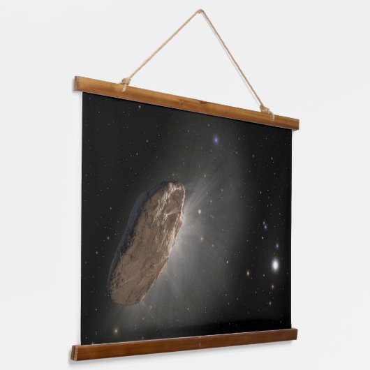 Het interstellaire object Oumuamua. Hangend Wandkleed (Gebogen)