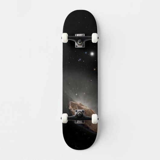 Het interstellaire object Oumuamua. Skateboard (Voorkant)