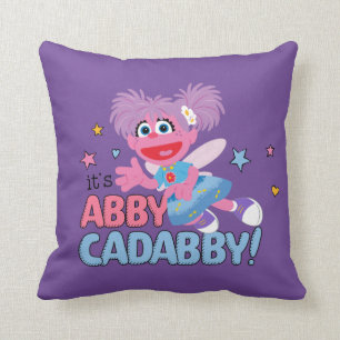 Het is Abby Cadabby. Kussen