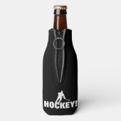 Het is All Fun & Games...Dan is het HOCKEY! Flesjeskoeler (Fles Achterkant)