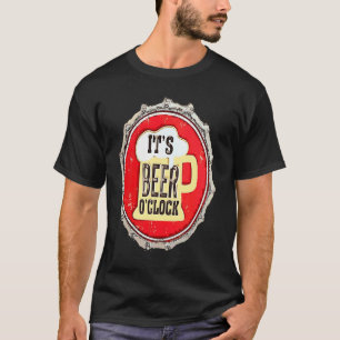 Het is bieruur op een flesopener t-shirt