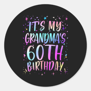 Het is de 60e verjaardag van mijn oma Kleurrijke G Ronde Sticker