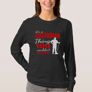 Het is de beheerder Thing voor de schoonmaakbedrij T-shirt