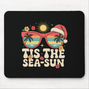 Het is de zee zon groovy kerst in juli zomer vakan muismat