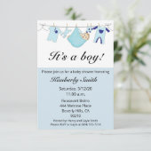 Het is een baby shower-uitnodiging voor een jongen aankondiging (Staand voorkant)