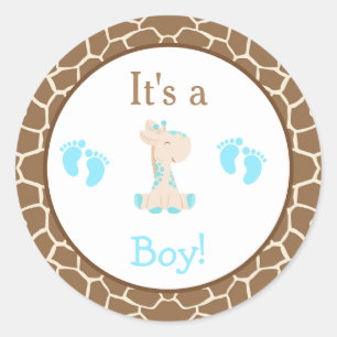 Het is een Boy Giraffe Baby shower Ronde Sticker