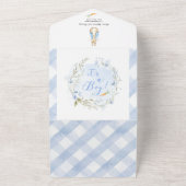 Het is een Boy Peter Rabbit Baby shower All In One Uitnodiging (Buitenkant)