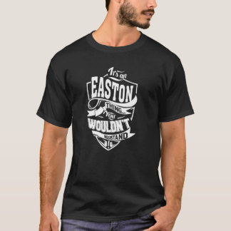Het is een EASTON-ding T-shirt