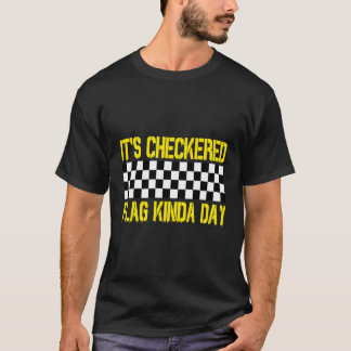 Het is een geruite vlag, een soort dagraceauto t-shirt