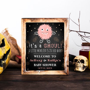 Het is een Ghoul. Little Monster Halloween Baby sh Poster