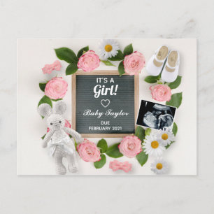 Het is een 'Girl Pink Floral Pregnancy'-aankondigi Briefkaart