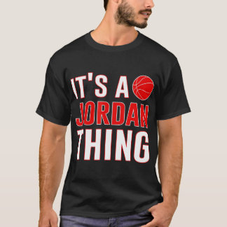Het is een Jordaanse Man Vrouwen Basketball Sports T-shirt