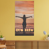 Het is een leven vrij meisje canvas afdruk (Insitu (Woonkamer))