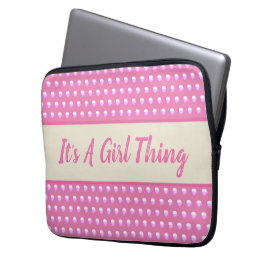 Het is een meisje ding roze heldere polka stippen  laptop sleeve