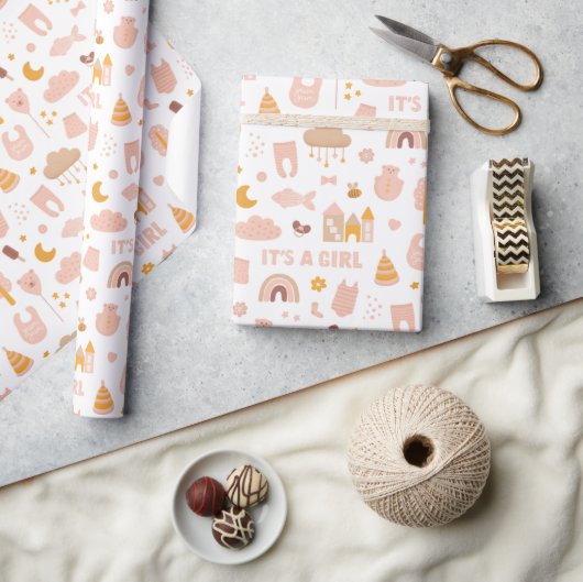 Het is een meisje. Schattige pastel roze baby show Cadeaupapier (Crafts)