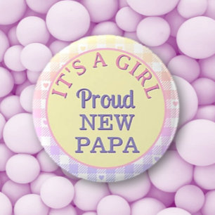 Het is een meisje! Trotse nieuwe papa Button