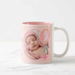 Het is een meisjesfoto pasgeboren baby herdenkings tweekleurige koffiemok