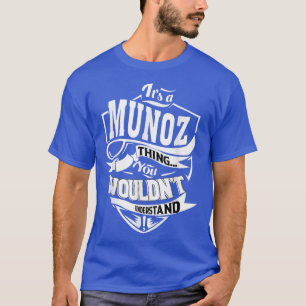 Het is een MUNOZ Ding Gifts T-shirt