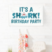 Het is een SHARK Birthday Party Kind Spandoek (Insitu)