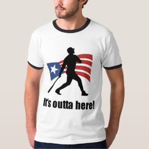 Het is een T-shirt uit.