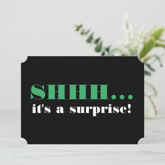 Het is een verrassend feest over de heuvel kaart (Staand voorkant)