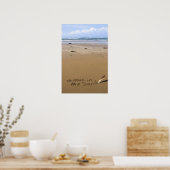 het is geschreven in het zand op een strand poster (Keuken)