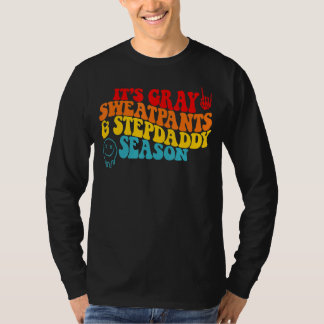 Het is grijze Sweatpants en Stepdaddy Season T-shirt
