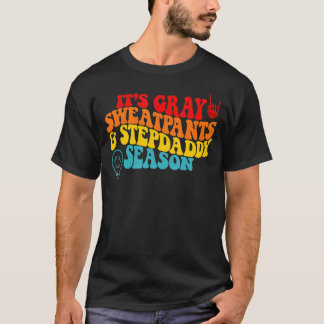 Het is grijze Sweatpants en Stepdaddy Season T-shirt