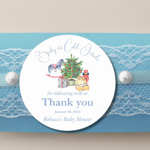 Het is koud buiten het Baby shower van de kerstboo Ronde Sticker