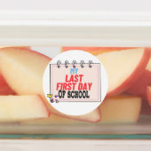 Het is mijn laatste eerste schooldag. labels (Aangebracht)